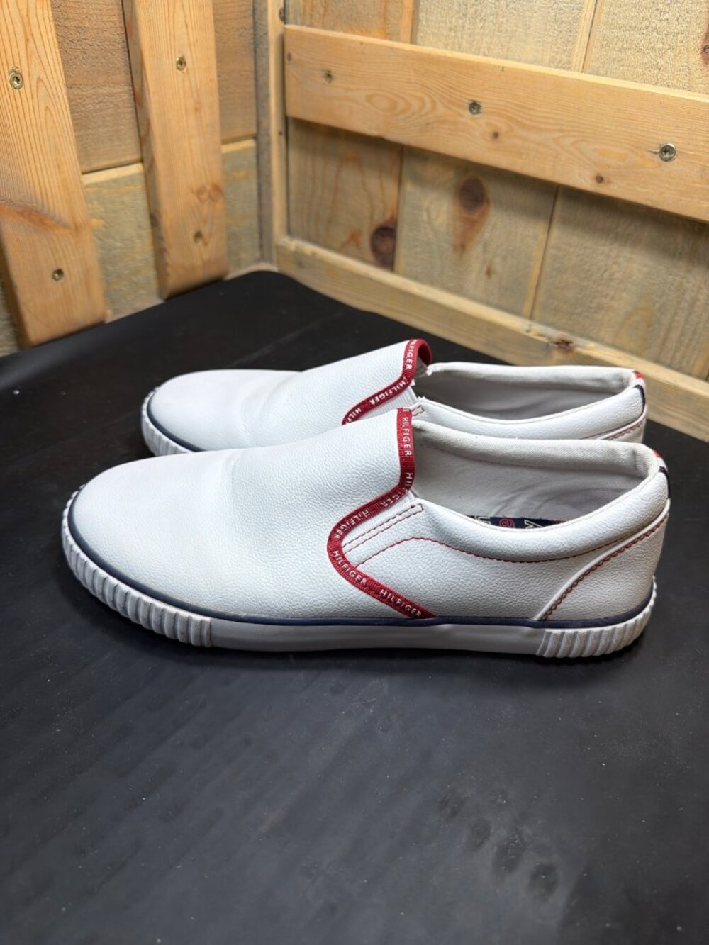 Tommy Hilfiger Womens 8.5 M White Slip On Sneakers TWEASTIN2 Red Trim Shoes - Picture 6 of 8